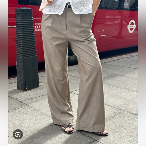 Djerf Avenue Favorite Pants Oat - Picture 1 of 2
